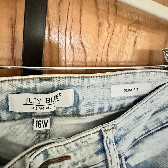 Judy Blue Light Blue Slim Fit Jeans size 16W - Picture 2 of 8